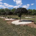 Hébergement de vacances Truffière De La Garrigue, Cubjac, Dordogne *